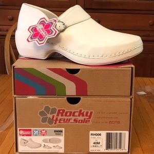 Rocky 4evr Sole White Nursing Clogs